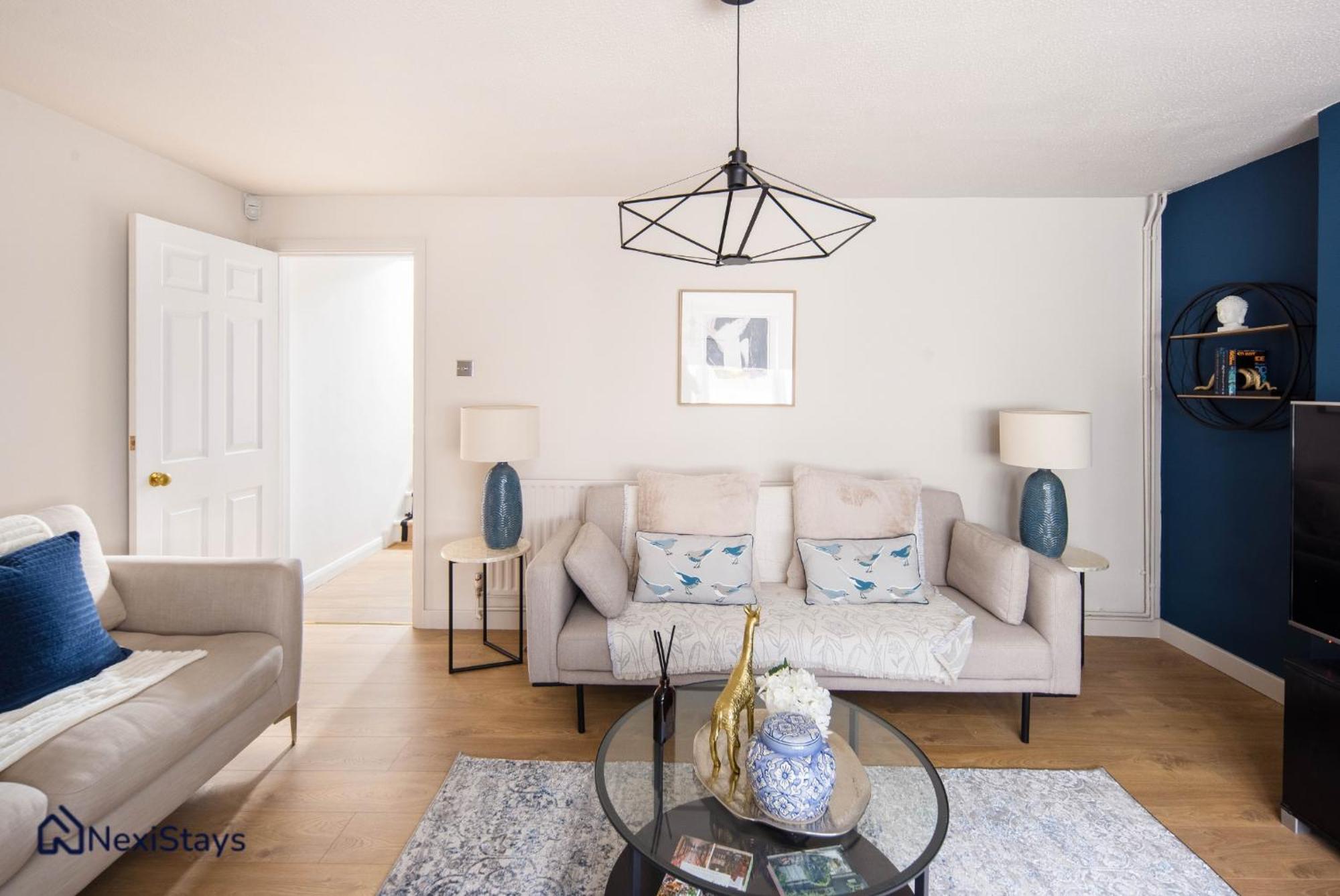 Апартаменты 10 Mins Walk To The Oval, The Kennington Retreat Лондон Экстерьер фото