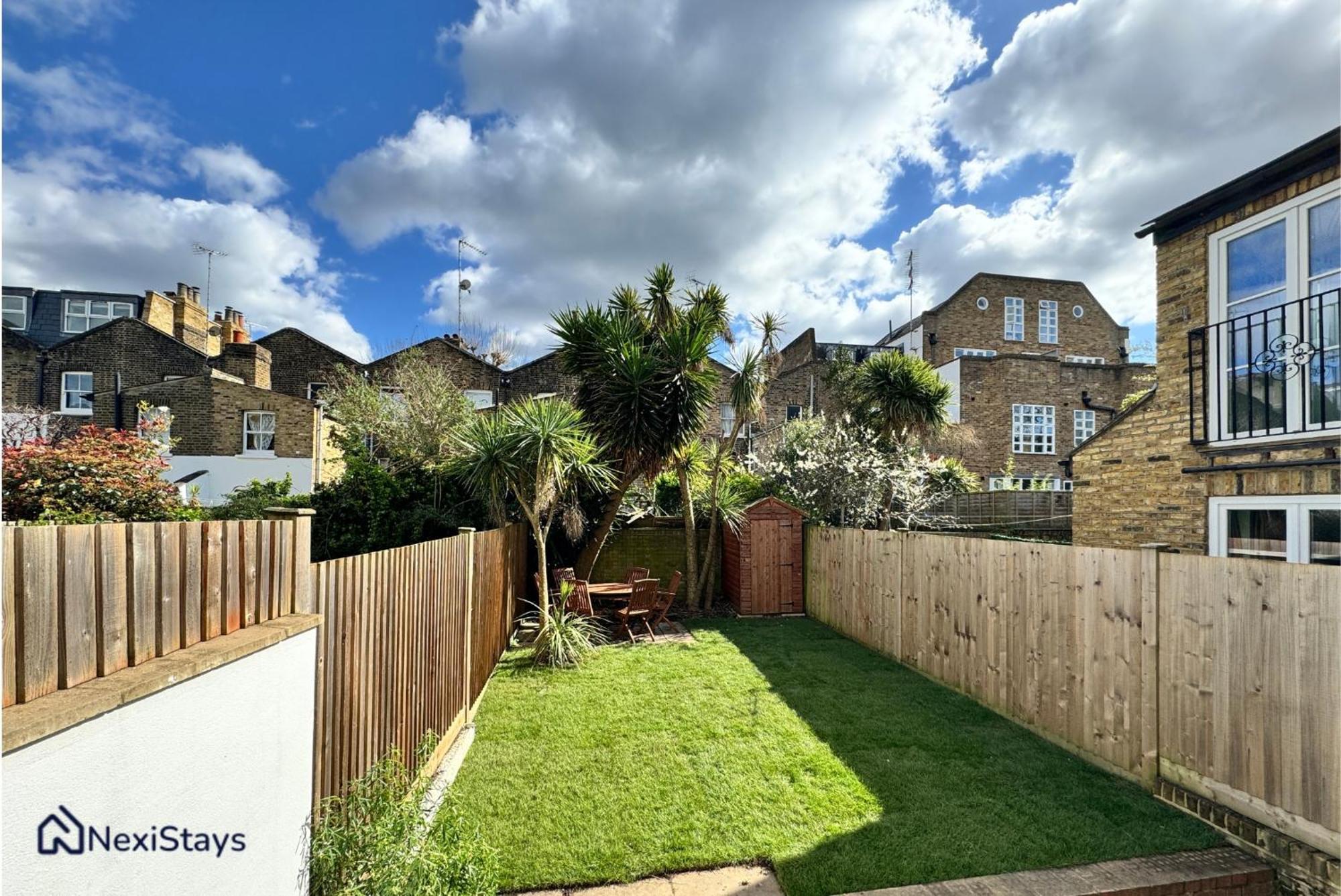 Апартаменты 10 Mins Walk To The Oval, The Kennington Retreat Лондон Экстерьер фото