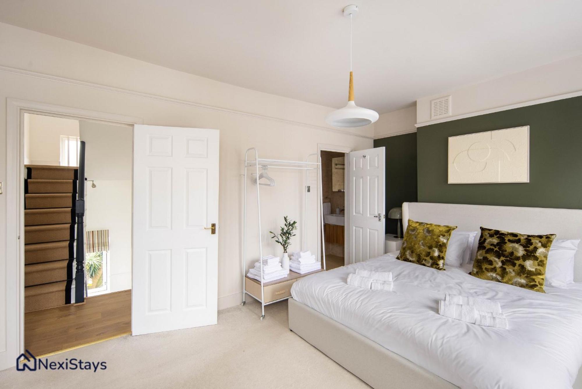 Апартаменты 10 Mins Walk To The Oval, The Kennington Retreat Лондон Экстерьер фото