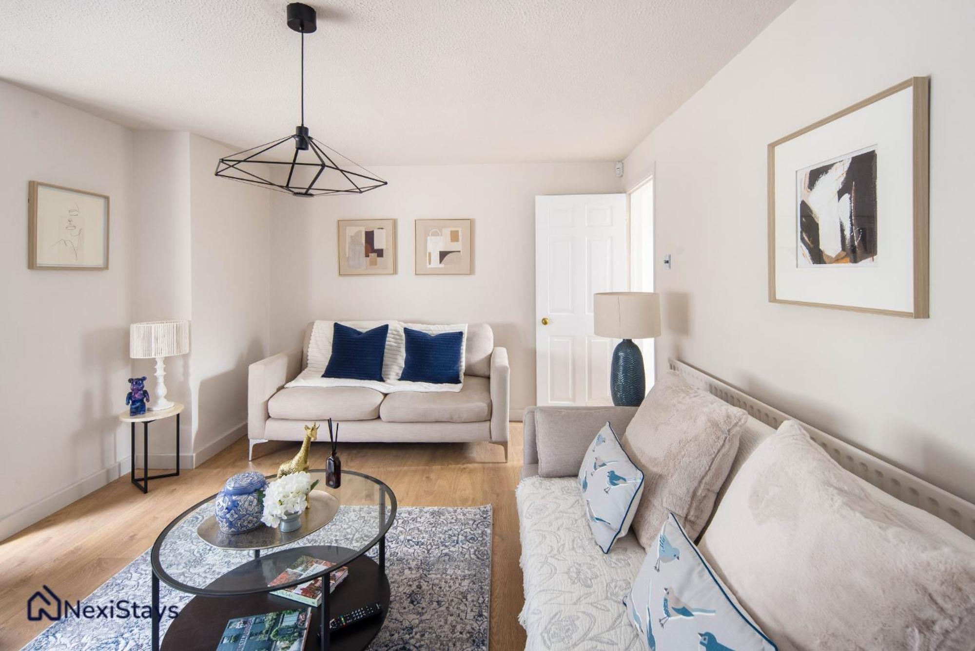 Апартаменты 10 Mins Walk To The Oval, The Kennington Retreat Лондон Экстерьер фото