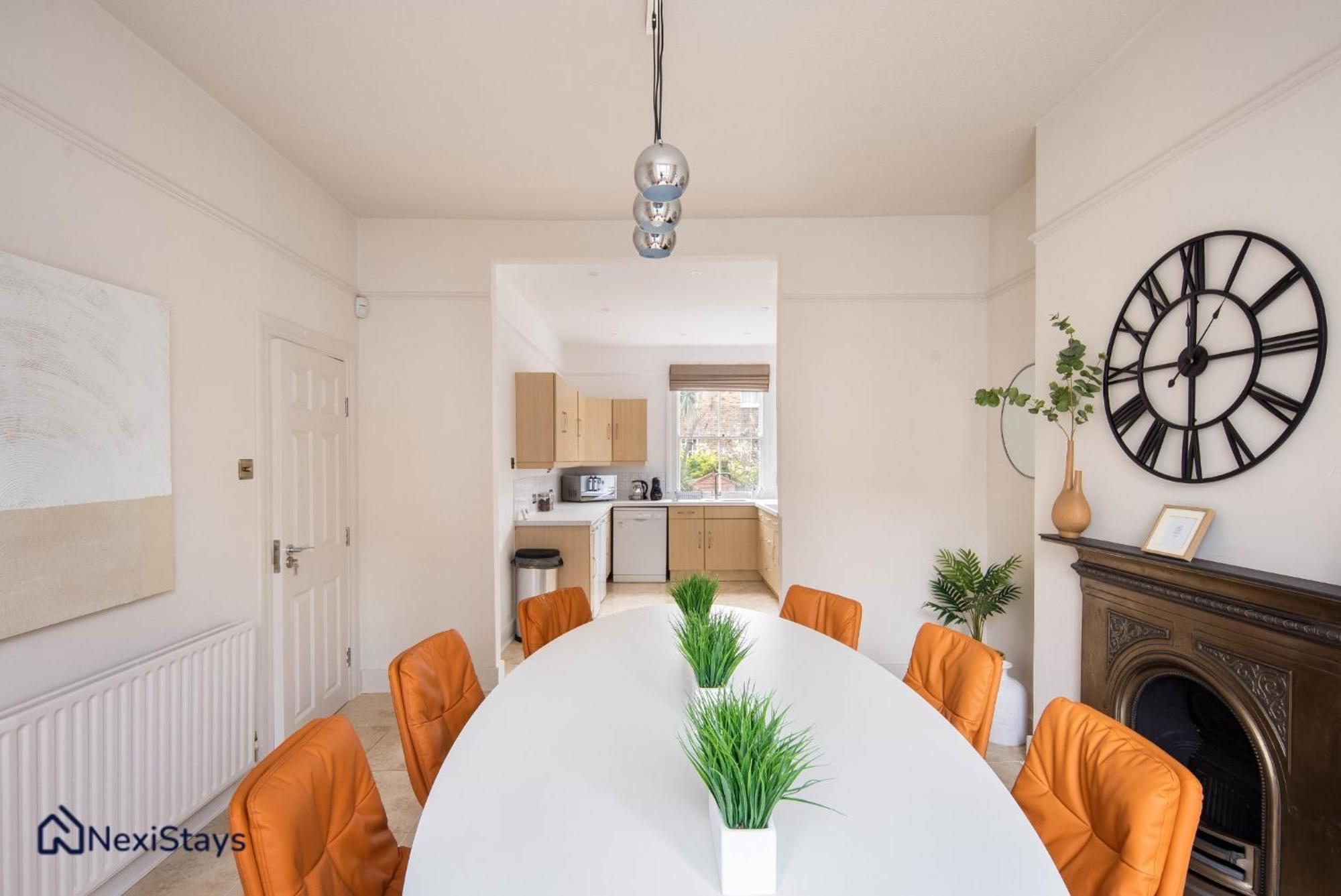 Апартаменты 10 Mins Walk To The Oval, The Kennington Retreat Лондон Экстерьер фото