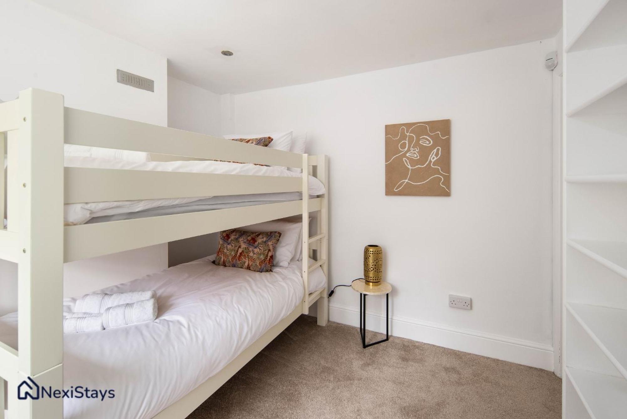 Апартаменты 10 Mins Walk To The Oval, The Kennington Retreat Лондон Экстерьер фото